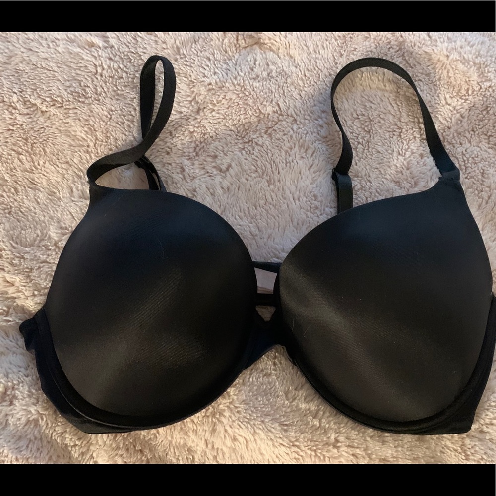 36 DD Victoria’s Secret padded bra